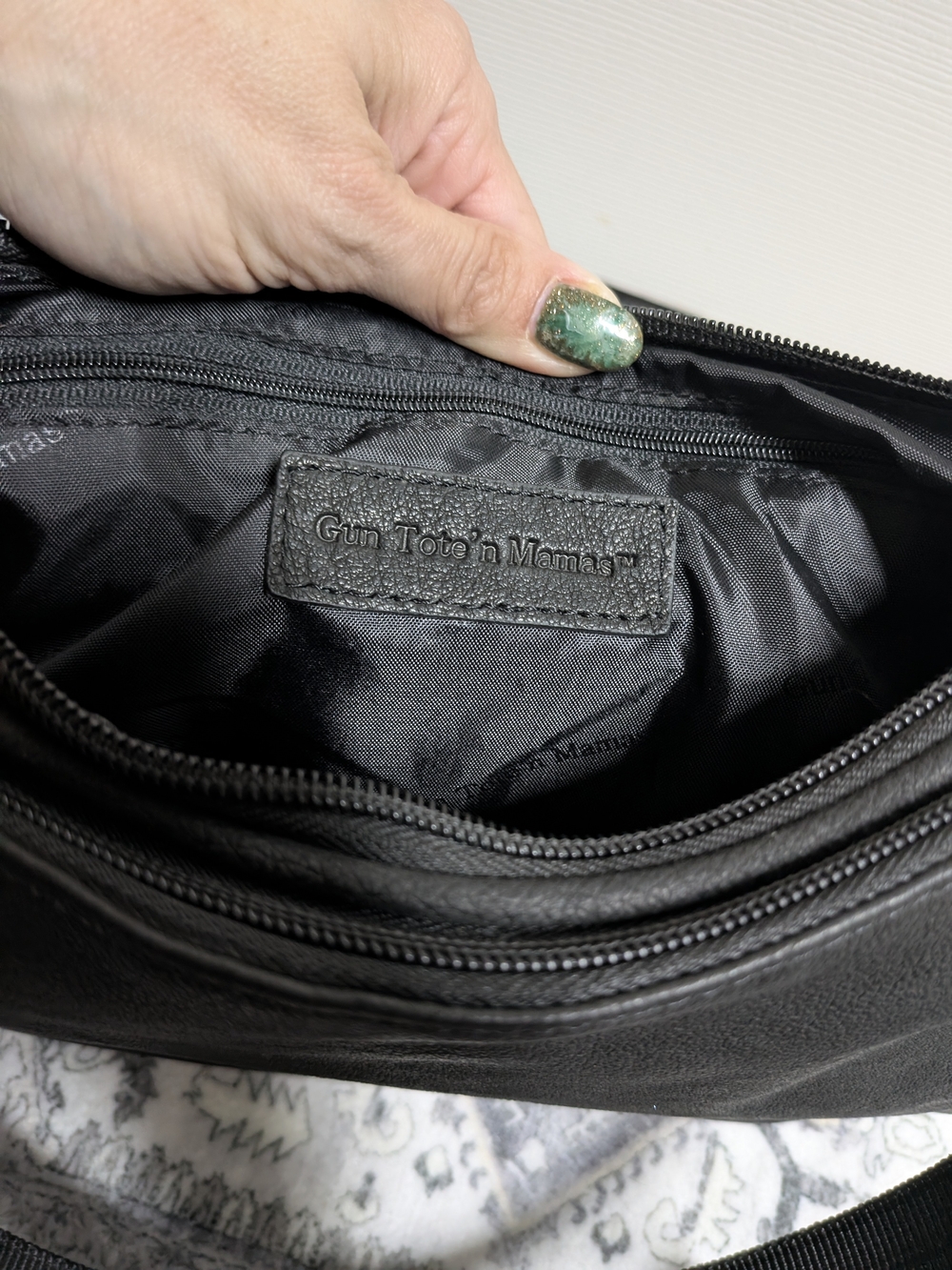 Gun Tote'N Mamas GTM-70 black tumbled leather hobo handbag